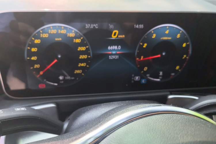 Used Mercedes-Benz GLB 2020 Facelift GLB 200 Fashion Edition Odometer Close Up