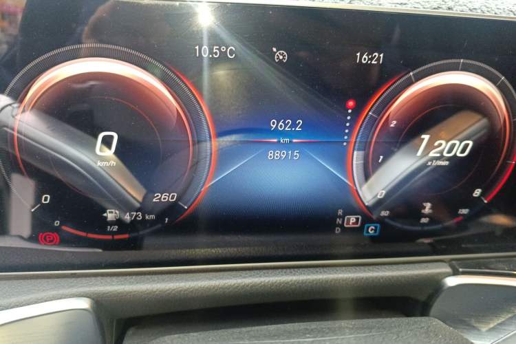 Used Mercedes-Benz GLB 2020 Facelift GLB 200 Fashion Edition Odometer Close Up