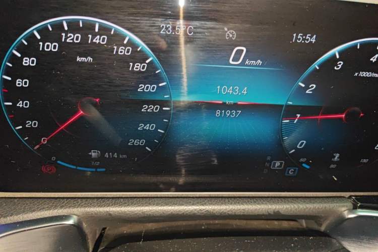 Used Mercedes-Benz GLB 2020 GLB 200 Stylish Edition Odometer Close Up