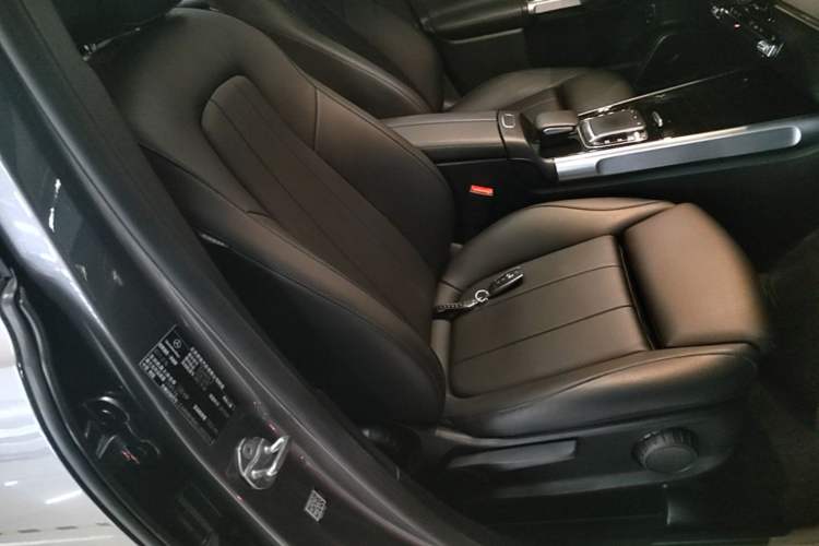Used Mercedes-Benz GLB 2020 GLB 200 Dynamic Edition Right Front Seat