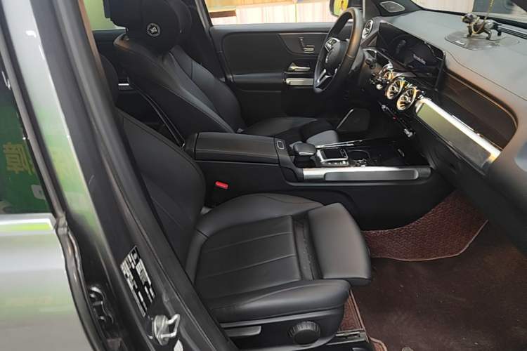 Used Mercedes-Benz GLB 2020 Updated GLB 200 Dynamic Edition Right Front Seat