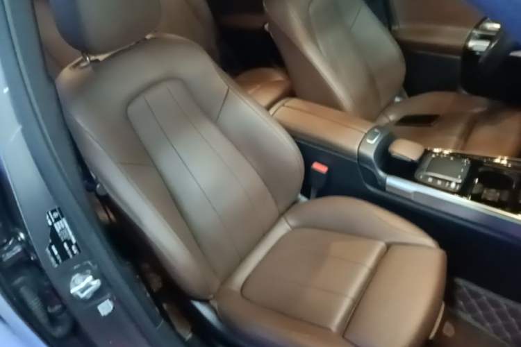 Used Mercedes-Benz GLB 2020 Facelift GLB 200 Fashion Edition Right Front Seat