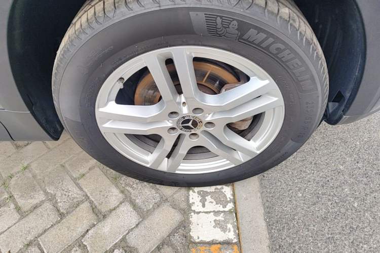 Used Mercedes-Benz GLB 2020 GLB 200 Dynamic Edition Right Front Wheel Hub