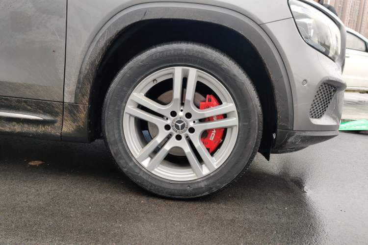 Used Mercedes-Benz GLB 2020 GLB 200 Dynamic Edition Right Front Wheel Hub