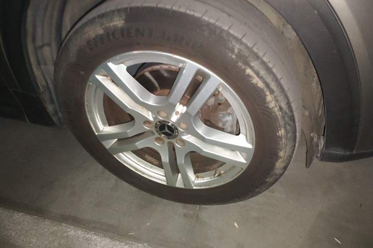 Used Mercedes-Benz GLB 2020 GLB 200 Dynamic Edition Right Front Wheel Hub