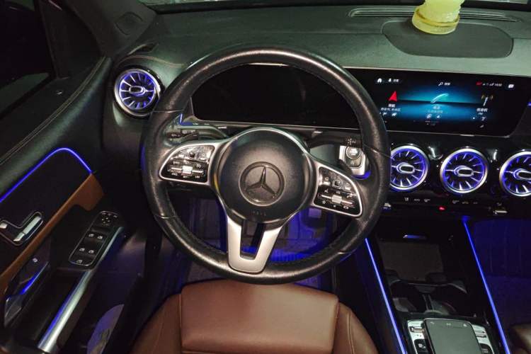 Used Mercedes-Benz GLB 2020 GLB 200 Stylish Edition Steering Wheel
