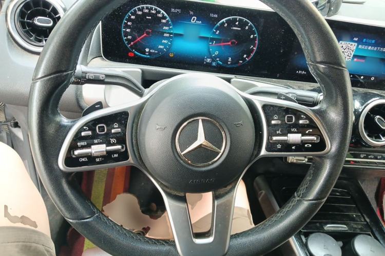 Used Mercedes-Benz GLB 2020 GLB 180 Dynamic Edition Steering Wheel