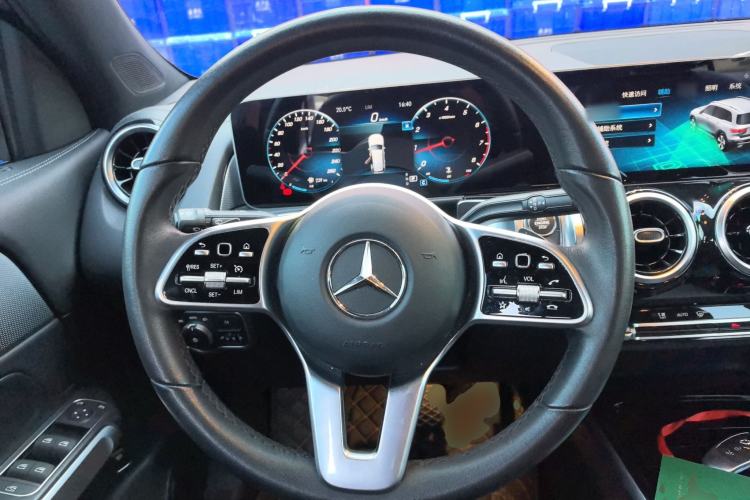 Used Mercedes-Benz GLB 2020 GLB 180 Dynamic Edition Steering Wheel
