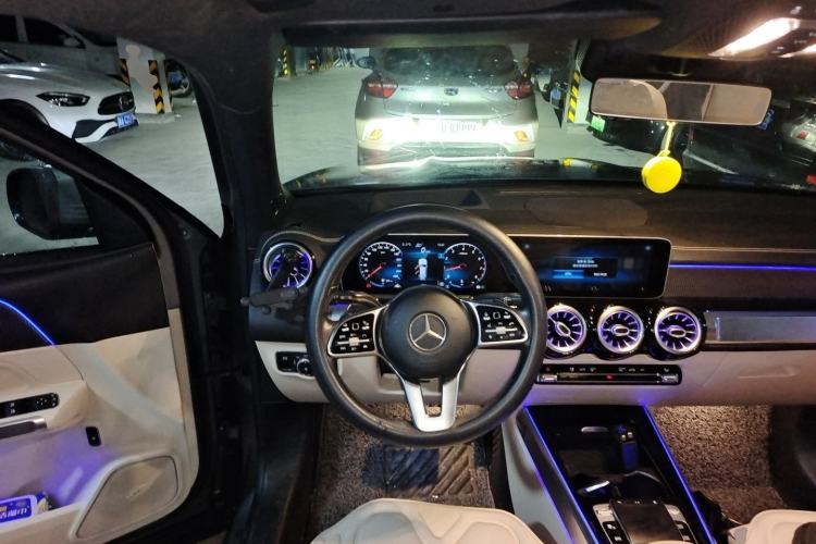 Used Mercedes-Benz GLB 2020 GLB 200 Stylish Edition Steering Wheel