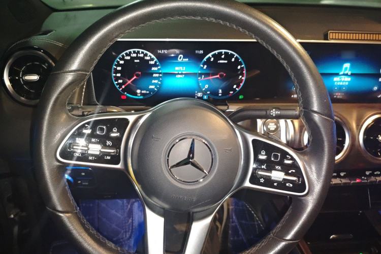 Used Mercedes-Benz GLB 2020 GLB 200 Dynamic Edition Steering Wheel