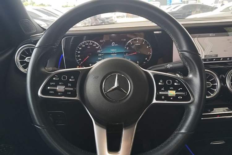 Used Mercedes-Benz GLB 2020 GLB 200 Stylish Edition Steering Wheel