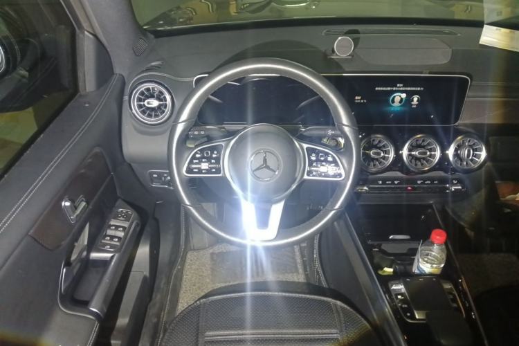Used Mercedes-Benz GLB 2020 GLB 200 Stylish Edition Steering Wheel