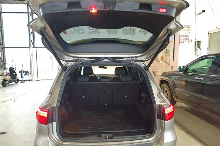 Used Mercedes-Benz GLB 2020 GLB 180 Fashion Model Trunk