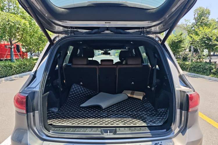 Used Mercedes-Benz GLB 2020 Facelift GLB 200 Fashion Edition Trunk