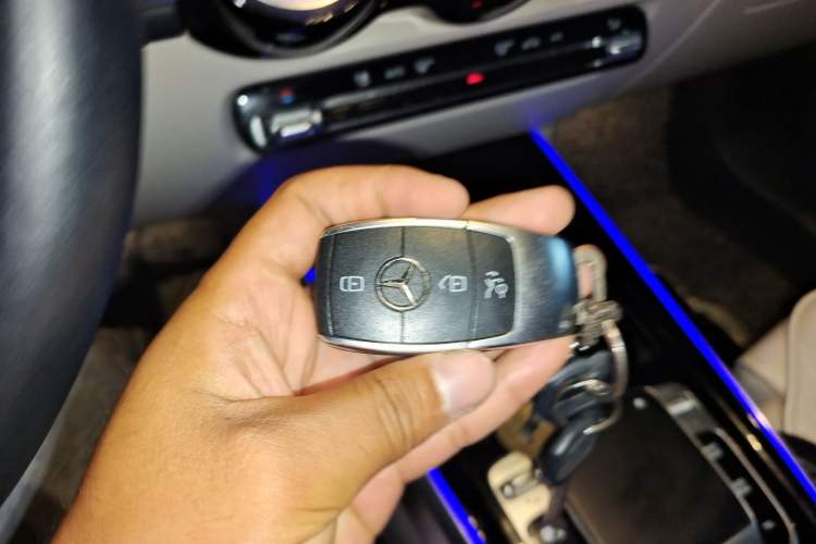 Used Mercedes-Benz GLB 2020 GLB 200 Stylish Edition Vehicle Key