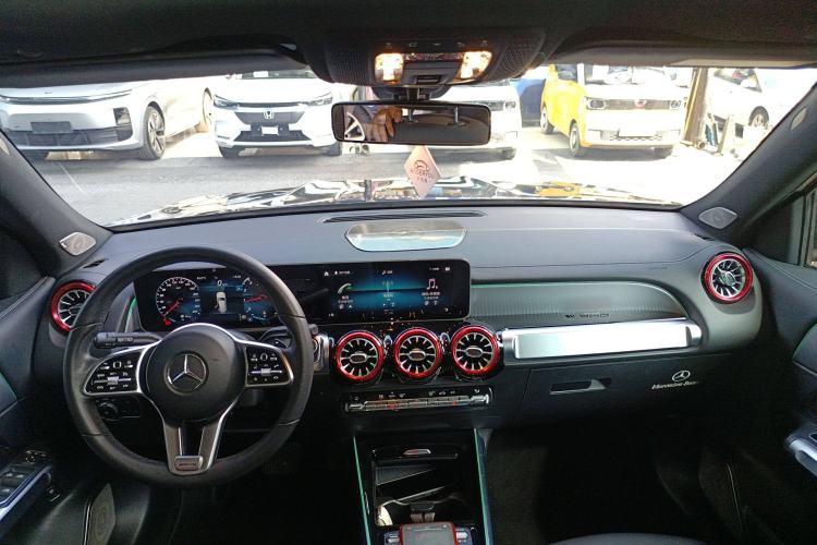 Used Mercedes-Benz GLB 2020 GLB 180 Fashion Model Center Console