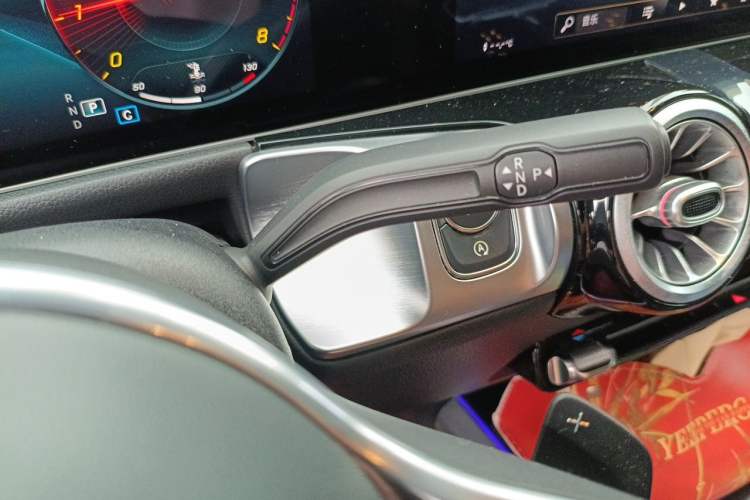 Used Mercedes-Benz GLB 2020 Facelift GLB 200 Fashion Edition Gear Lever