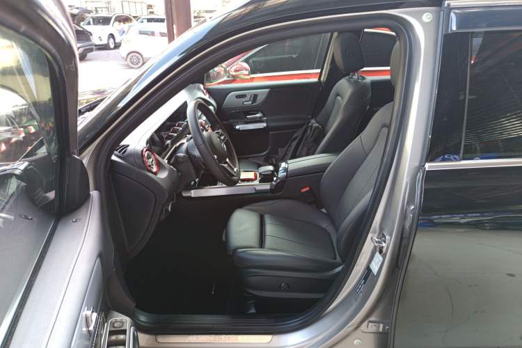 Used Mercedes-Benz GLB 2020 GLB 180 Fashion Model Left Front Seat