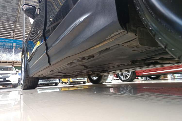 Used Mercedes-Benz GLB 2020 GLB 180 Fashion Model Left Side Sill