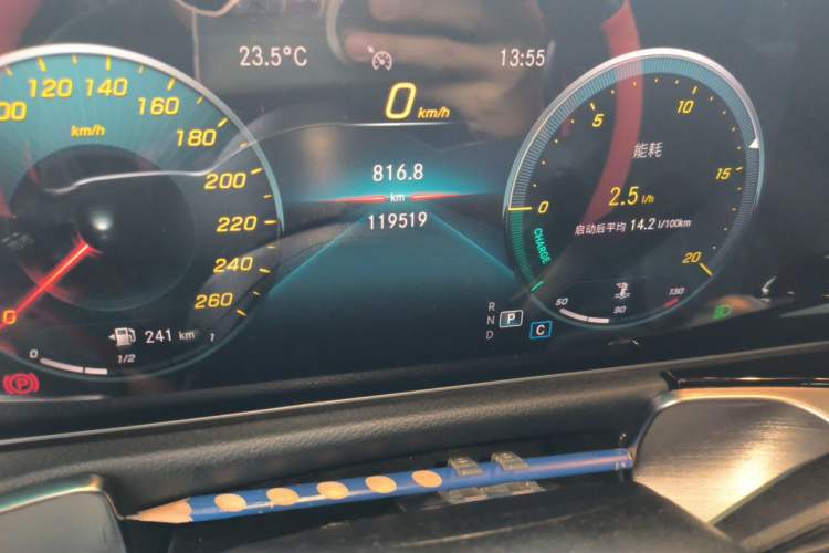 Used Mercedes-Benz GLB 2020 GLB 180 Fashion Model Odometer Close Up