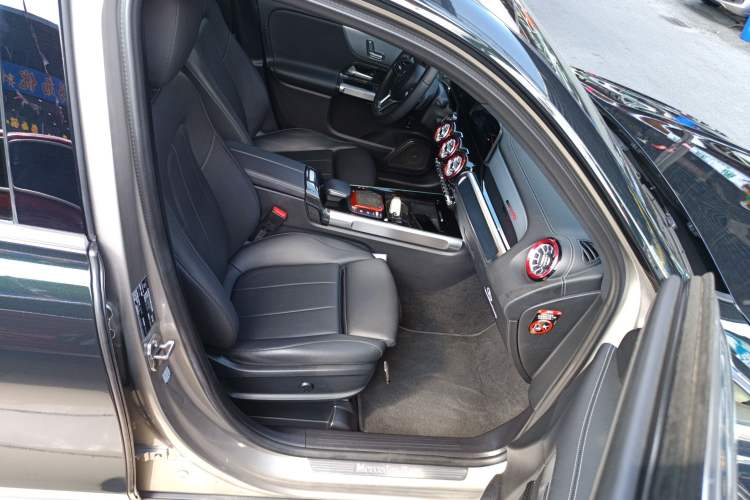 Used Mercedes-Benz GLB 2020 GLB 180 Fashion Model Right Front Seat