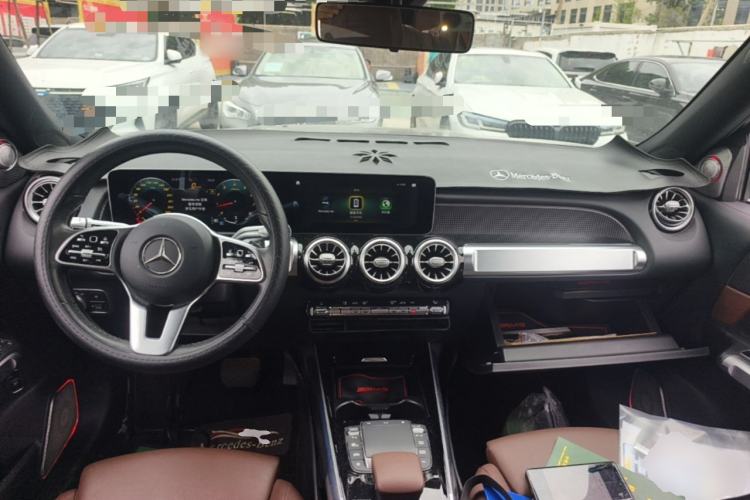 Used Mercedes-Benz GLB 2020 Facelift GLB 200 Fashion Edition Center Console