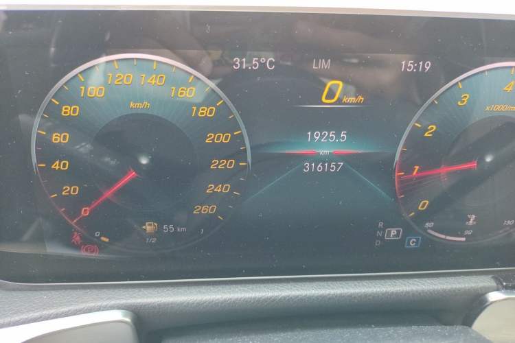 Used Mercedes-Benz GLB 2020 GLB 200 Dynamic Edition Odometer Close Up