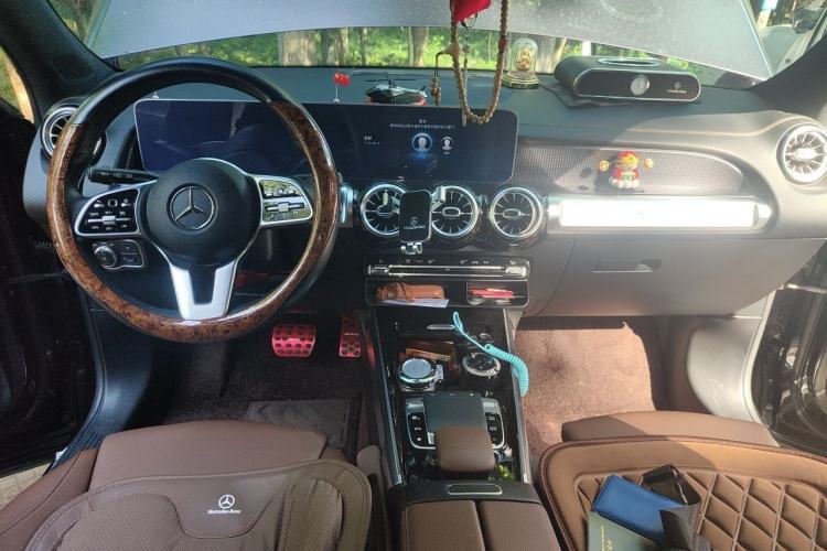 Used Mercedes-Benz GLB 2020 GLB 200 Stylish Edition Center Console