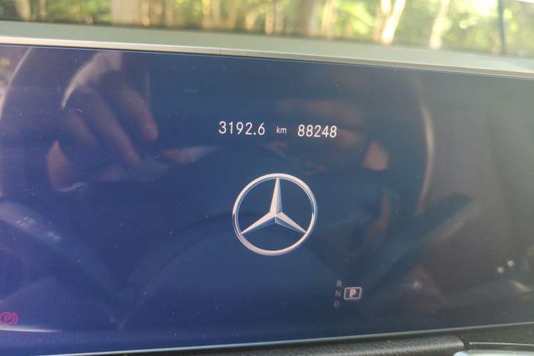 Used Mercedes-Benz GLB 2020 GLB 200 Stylish Edition Odometer Close Up