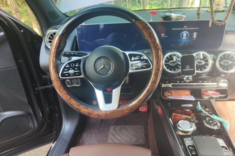 Used Mercedes-Benz GLB 2020 GLB 200 Stylish Edition Steering Wheel