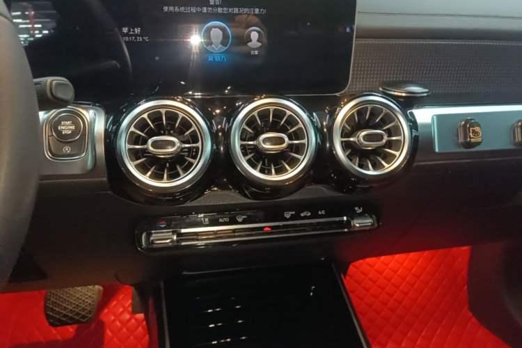 Used Mercedes-Benz GLB 2020 Facelift GLB 200 Fashion Edition Audio And AC Panel