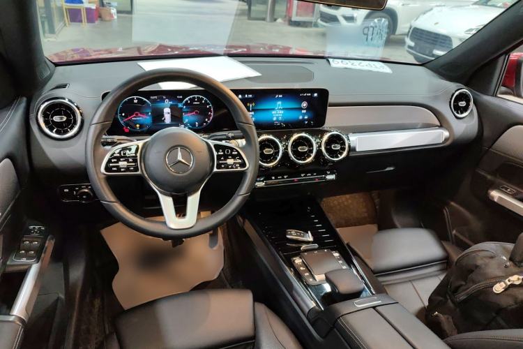 Used Mercedes-Benz GLB 2020 GLB 180 Fashion Model Center Console