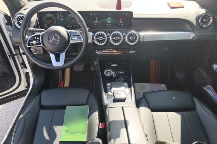 Used Mercedes-Benz GLB 2020 Facelift GLB 200 Fashion Edition Center Console