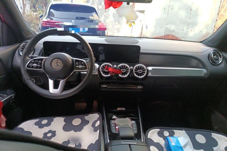 Used Mercedes-Benz GLB 2020 Updated GLB 200 Dynamic Edition Center Console