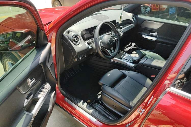 Used Mercedes-Benz GLB 2020 Updated GLB 200 Dynamic Edition Driver Seat