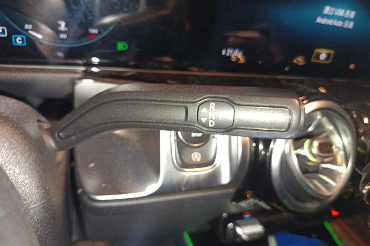 Used Mercedes-Benz GLB 2020 Updated GLB 200 Dynamic Edition Gear Lever