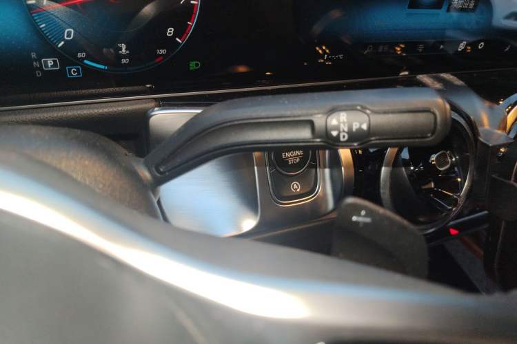 Used Mercedes-Benz GLB 2020 GLB 180 Dynamic Edition Gear Lever