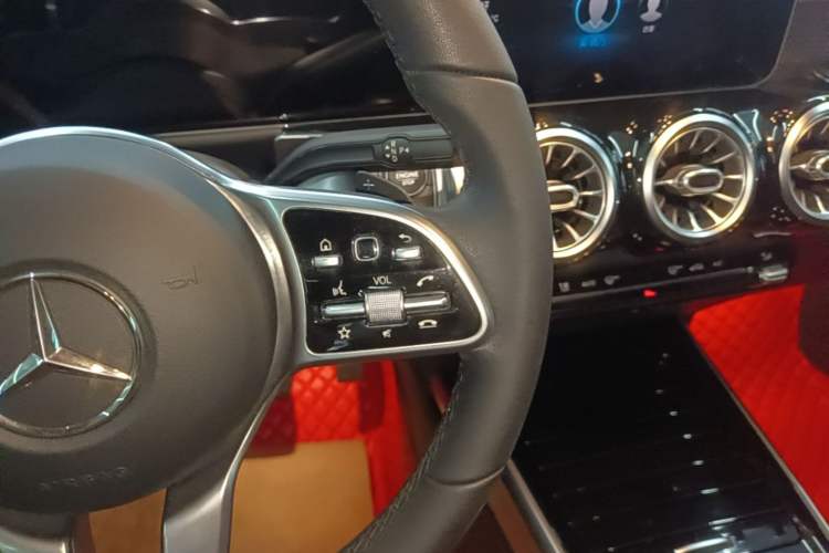 Used Mercedes-Benz GLB 2020 Facelift GLB 200 Fashion Edition Gear Lever