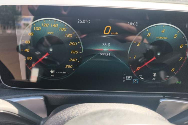 Used Mercedes-Benz GLB 2020 Facelift GLB 200 Fashion Edition Odometer Close Up