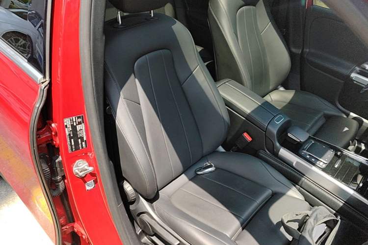 Used Mercedes-Benz GLB 2020 Updated GLB 200 Dynamic Edition Right Front Seat