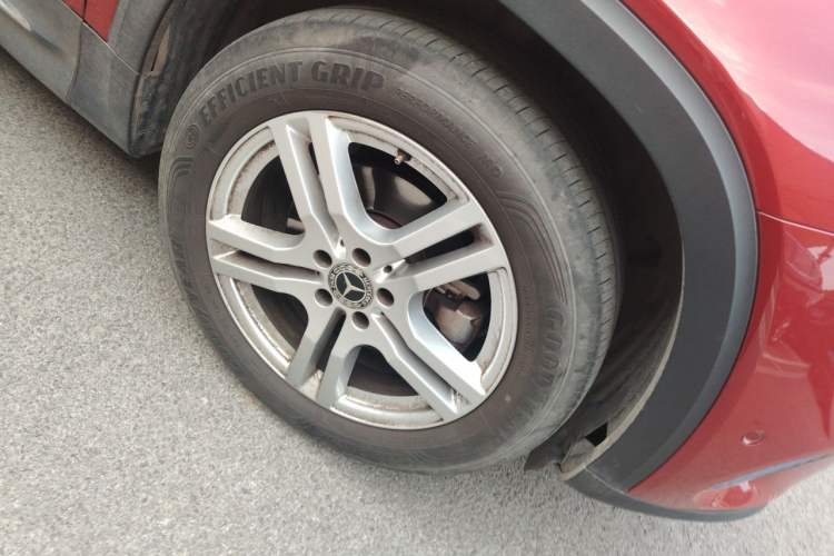 Used Mercedes-Benz GLB 2020 GLB 180 Dynamic Edition Right Front Wheel Hub