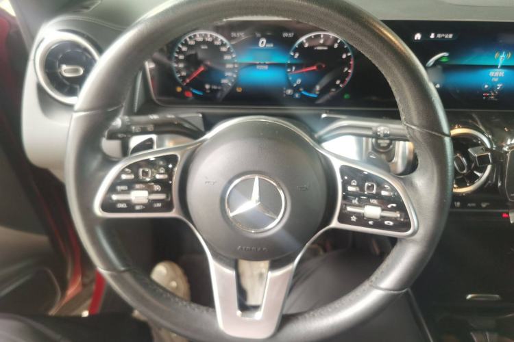 Used Mercedes-Benz GLB 2020 GLB 180 Fashion Model Steering Wheel