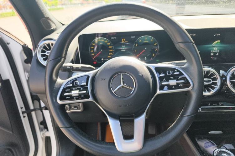 Used Mercedes-Benz GLB 2020 Facelift GLB 200 Fashion Edition Steering Wheel