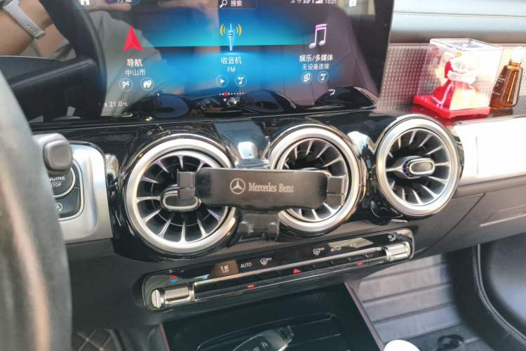 Used Mercedes-Benz GLB 2020 Facelift GLB 200 Fashion Edition Audio And AC Panel