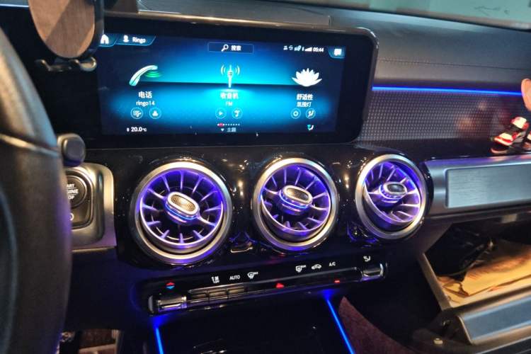 Used Mercedes-Benz GLB 2020 GLB 200 Dynamic Edition Audio And AC Panel