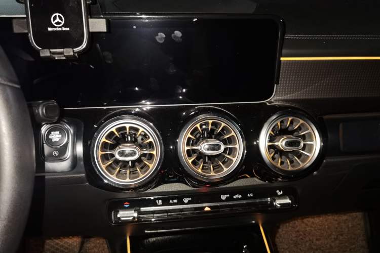 Used Mercedes-Benz GLB 2020 Updated GLB 200 Dynamic Edition Audio And AC Panel