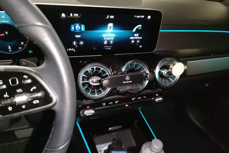Used Mercedes-Benz GLB 2020 Updated GLB 200 Dynamic Edition Audio And AC Panel