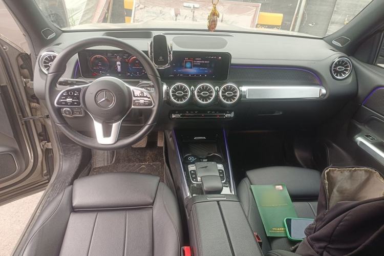 Used Mercedes-Benz GLB 2020 GLB 200 Stylish Edition Center Console