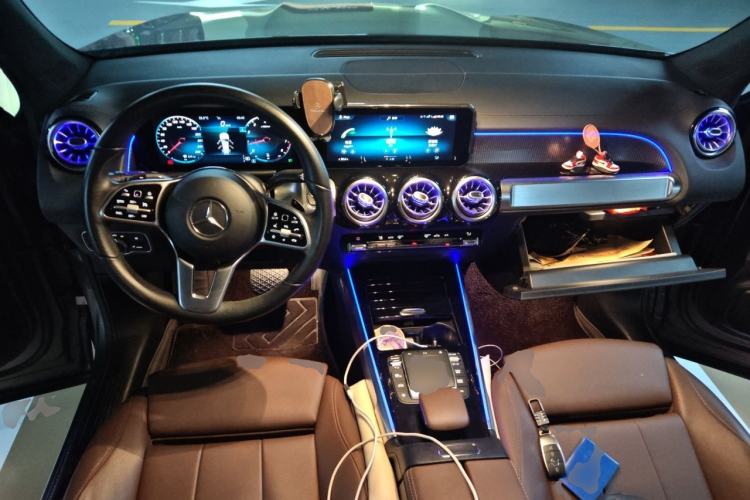 Used Mercedes-Benz GLB 2020 GLB 200 Dynamic Edition Center Console