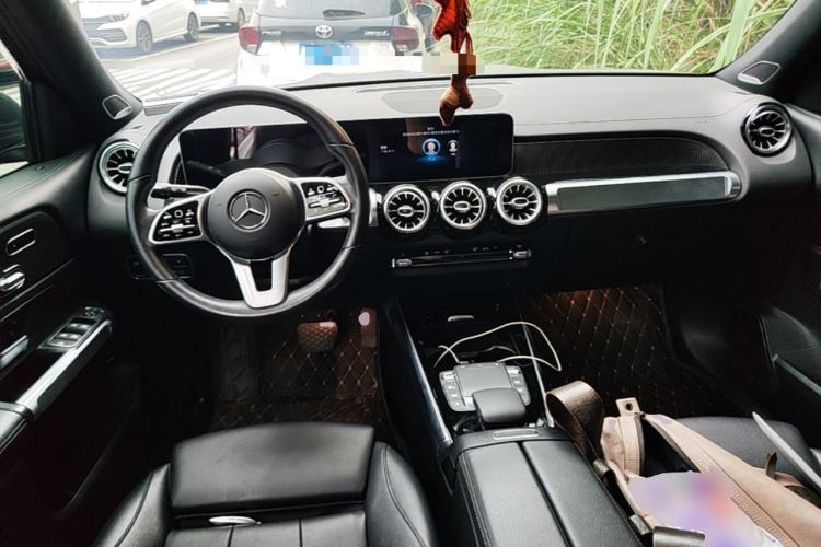 Used Mercedes-Benz GLB 2020 Facelift GLB 200 Fashion Edition Center Console